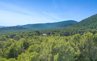 Terreno edificabile in vendita con vista sulle montagne a Crestatx