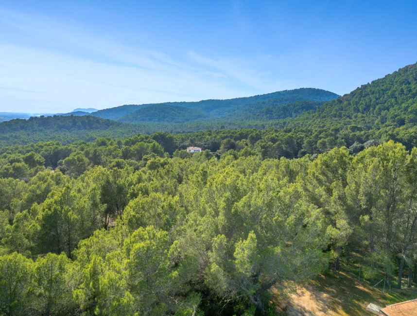 Terreno edificabile in vendita con vista sulle montagne a Crestatx-1