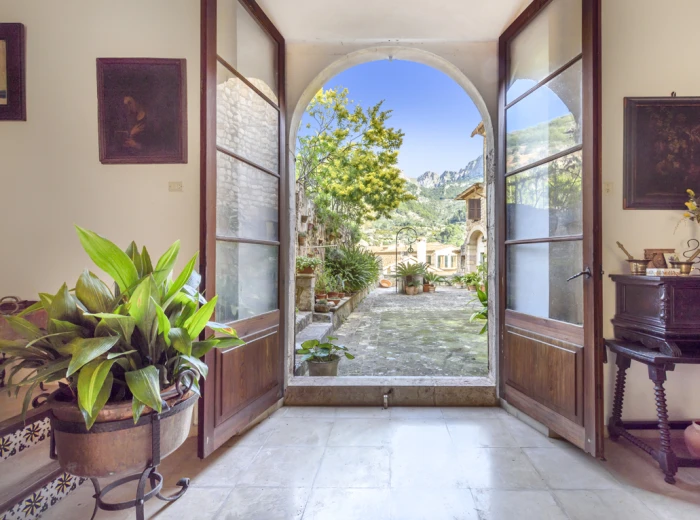 Stunning Historic Property in the Heart of Fornalutx-10