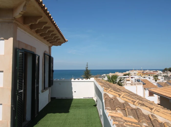 Detached house on the harbour with sea views in Colònia St. Pere-13