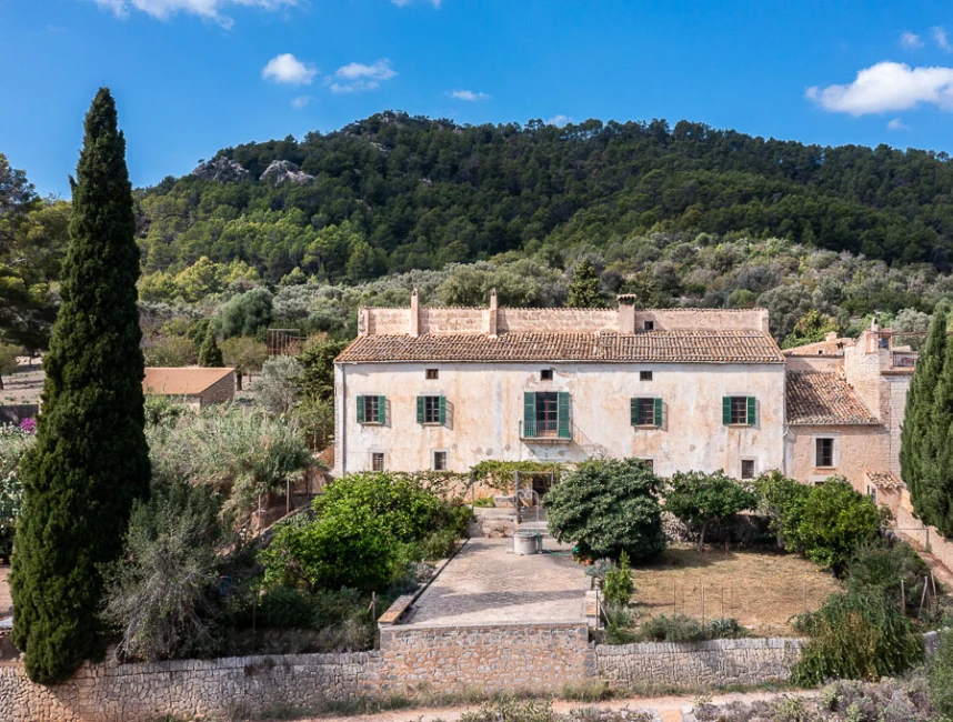 Mallorcan Country estate at the outskirts of Binissalem with amazing views-1