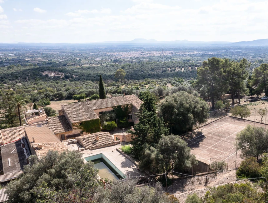 Landgoed op Mallorca aan de rand van Binissalem met prachtig uitzicht-32