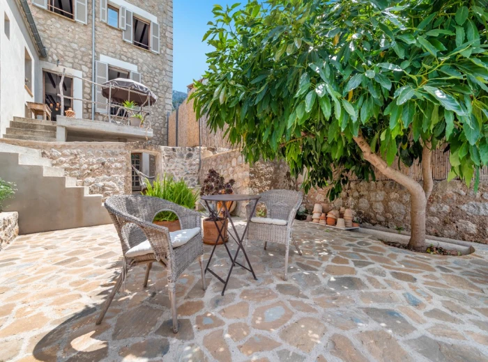Beautiful Sóller Townhouse With Lovely Garden-19