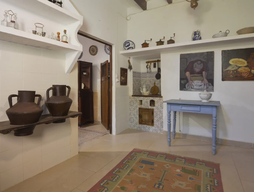 Extraordinary townhouse with history in Llucmajor-8