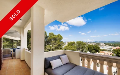 Exklusivt takvåning med panoramautsikt och avskildhet i Santa Ponsa