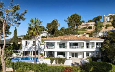 Beautiful villa with excellent sea views and views of Puerto Portals