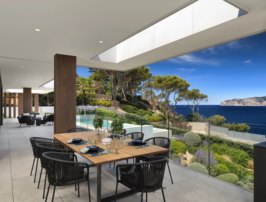 Nieuw gebouwde villa met zeezicht in Santa Ponsa-3