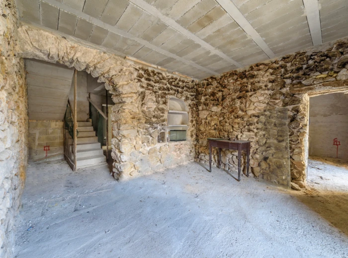 Renovation project with lovely mountain views in Pollensa-9