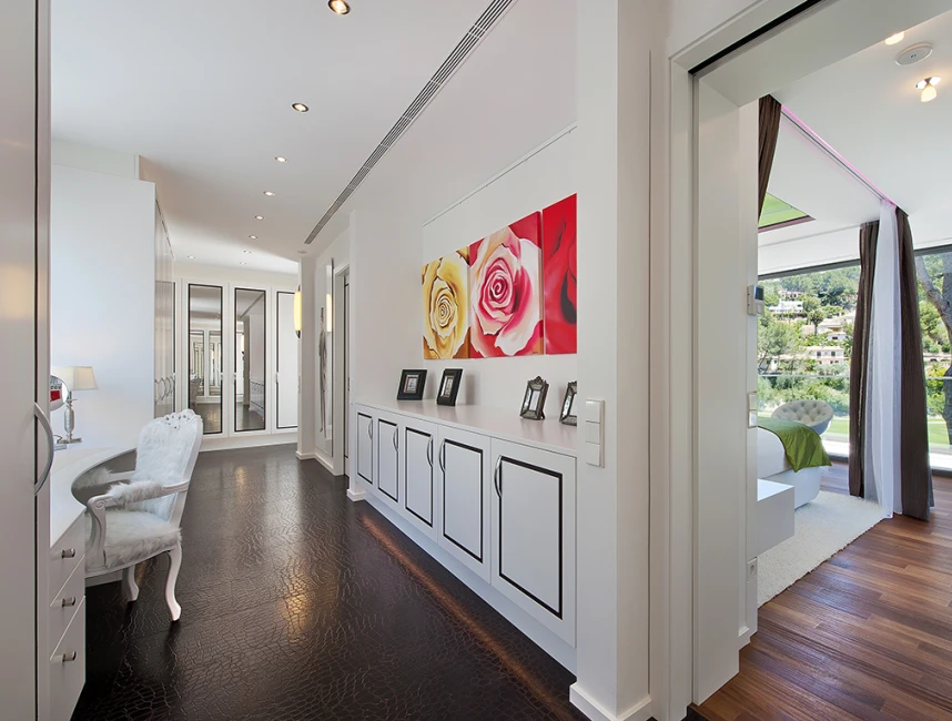 Modern luxury villa with direct golf views-18