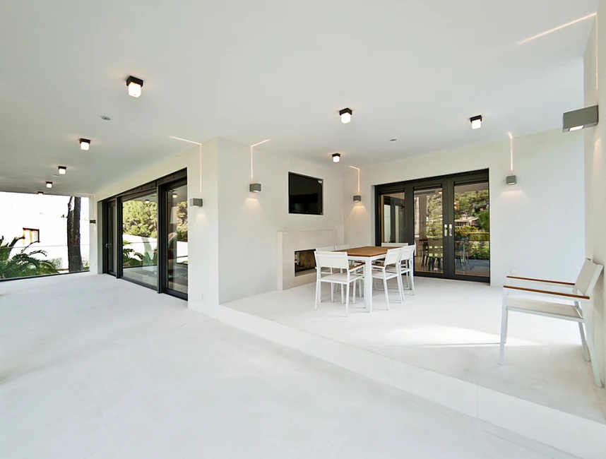 Modern luxury villa with direct golf views-16