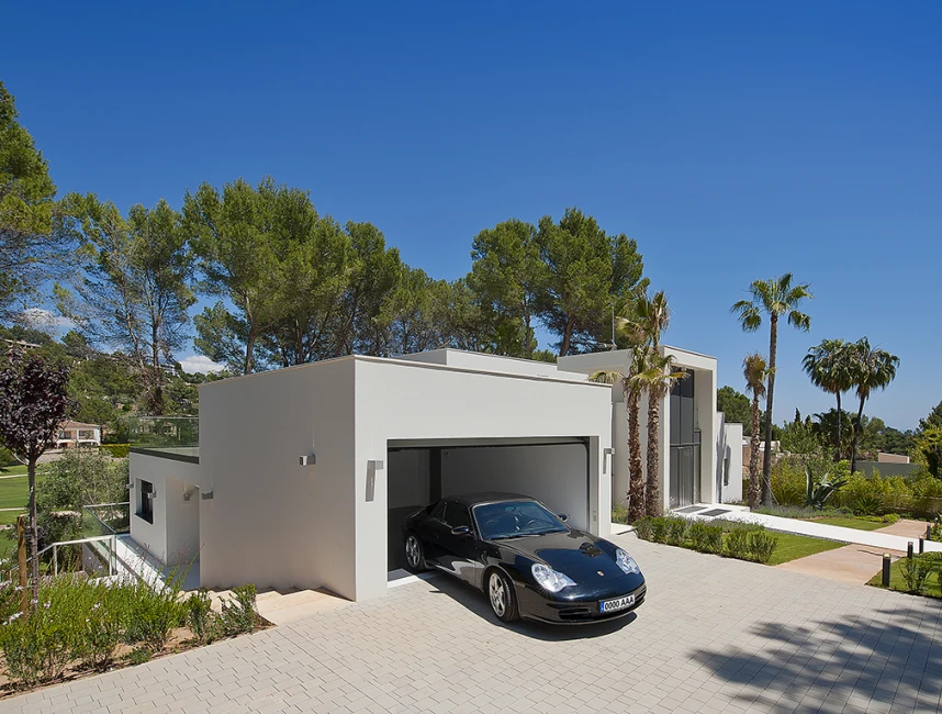 Modern luxury villa with direct golf views-32