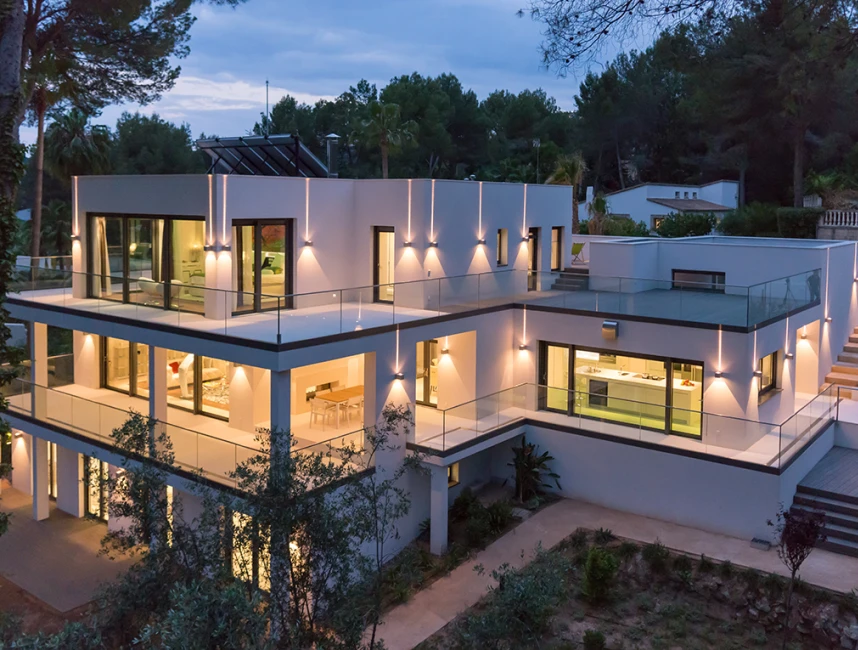 Modern luxury villa with direct golf views-6
