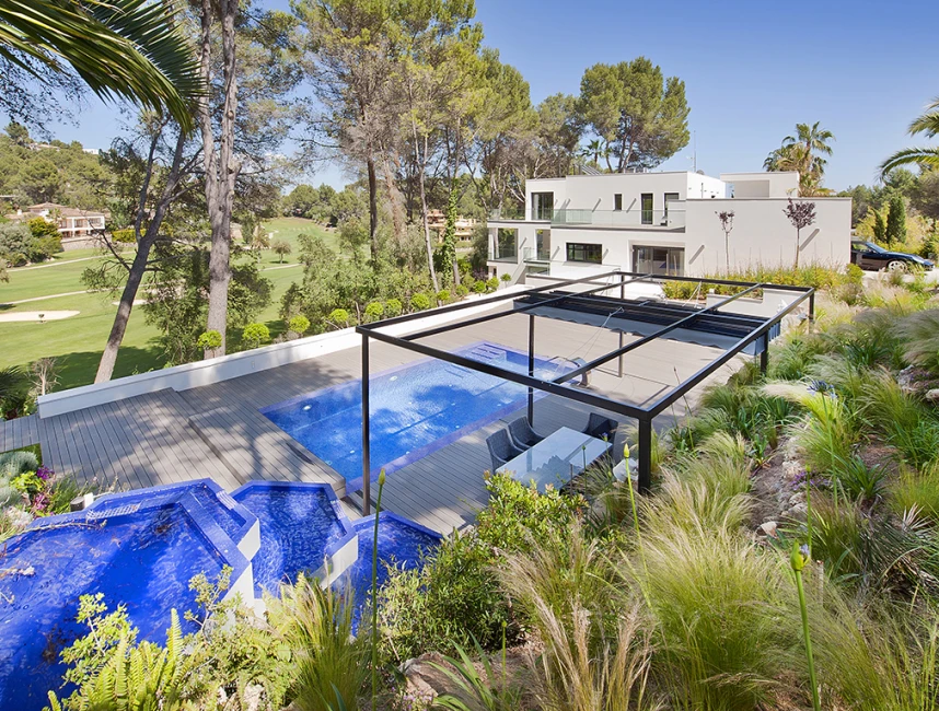 Modern luxury villa with direct golf views-2