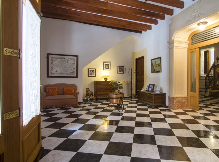Dorpshuis in Mallorca met veel potentieel in Llucmajor-4