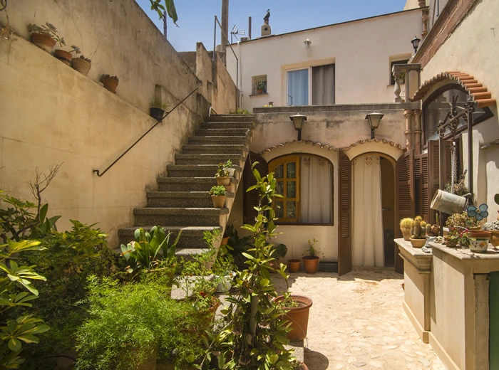 Mallorcan townhouse with lots of potential in Llucmajor-2