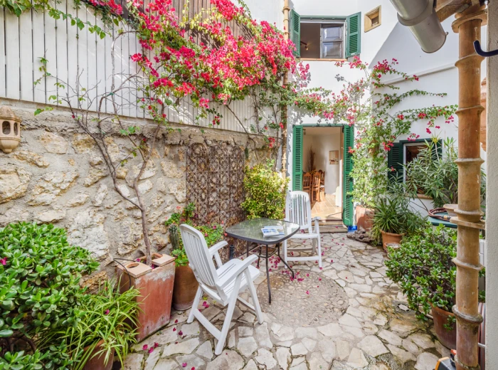 Very cute 'pied-á-terre' in old town Pollensa-1