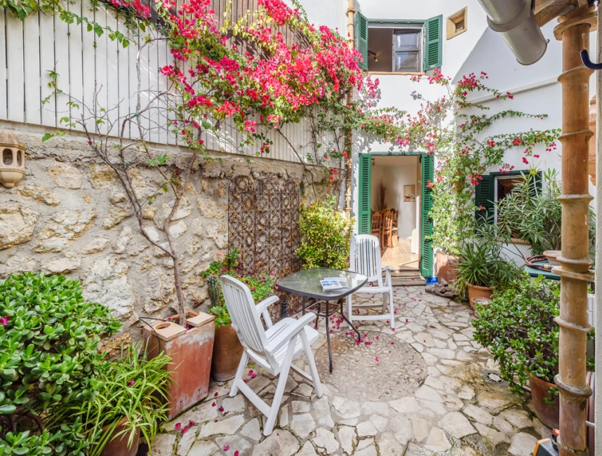 Very cute 'pied-á-terre' in old town Pollensa-1