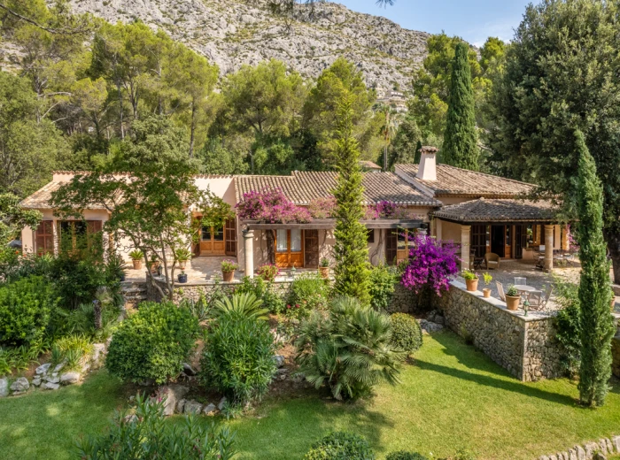 Enchanting, highly private home just outside Pollensa-14