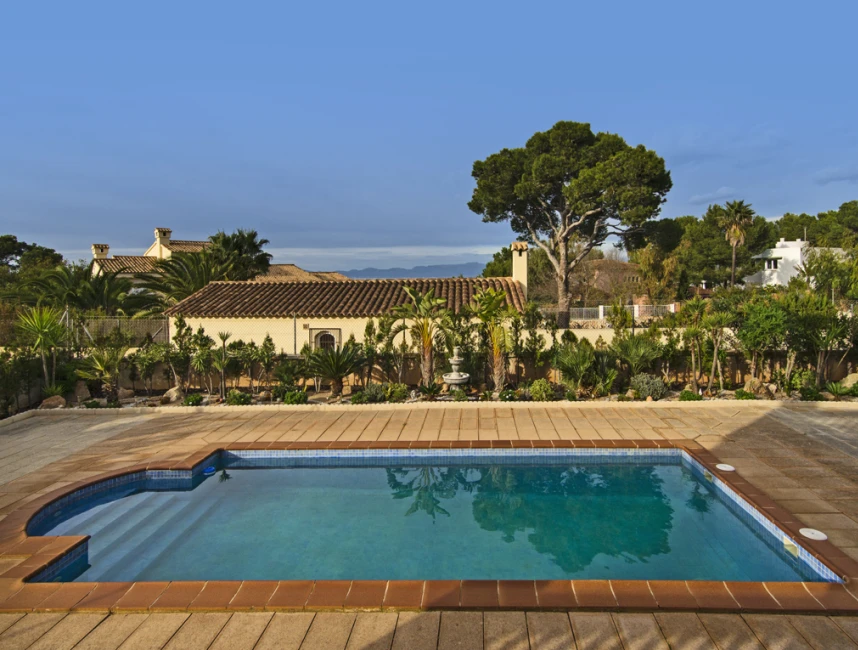 Villa with views to the Bay of Palma in Bahia Grande-1