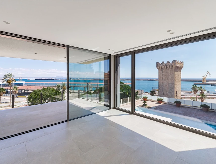 New luxury apartment with views to the port-1