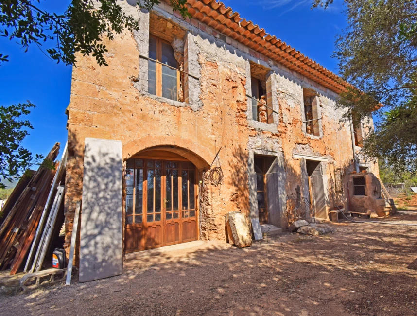 Wspaniała nieruchomość z kamiennym domem do odrestaurowania w Consell-2