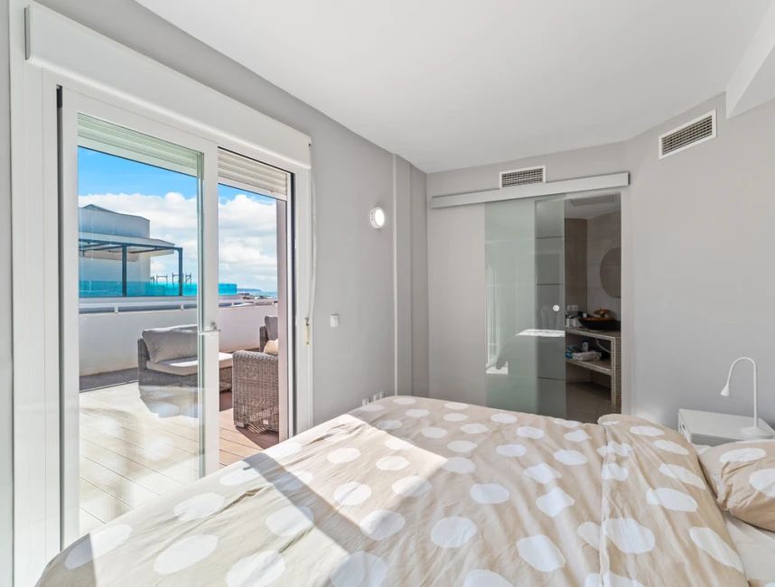 Modern penthouse met uitzicht op zee in Portixol-5