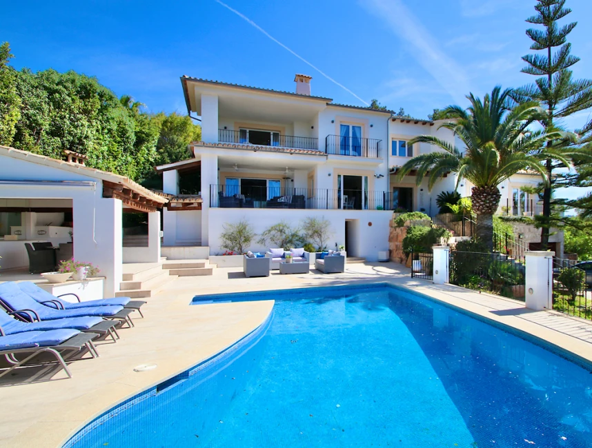 Mediterrane villa met panoramisch uitzicht op zee-2