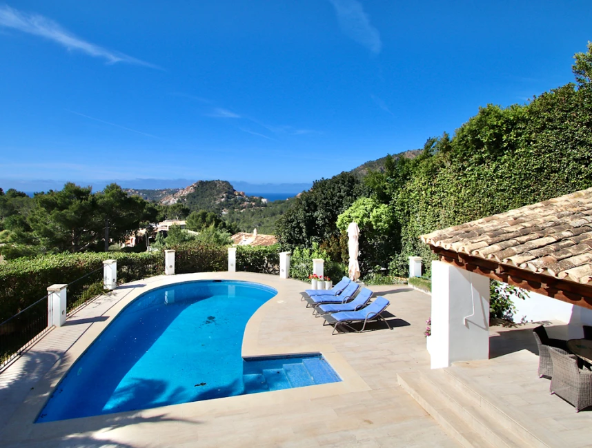 Villa mediterránea con vistas panoramicas al mar-1