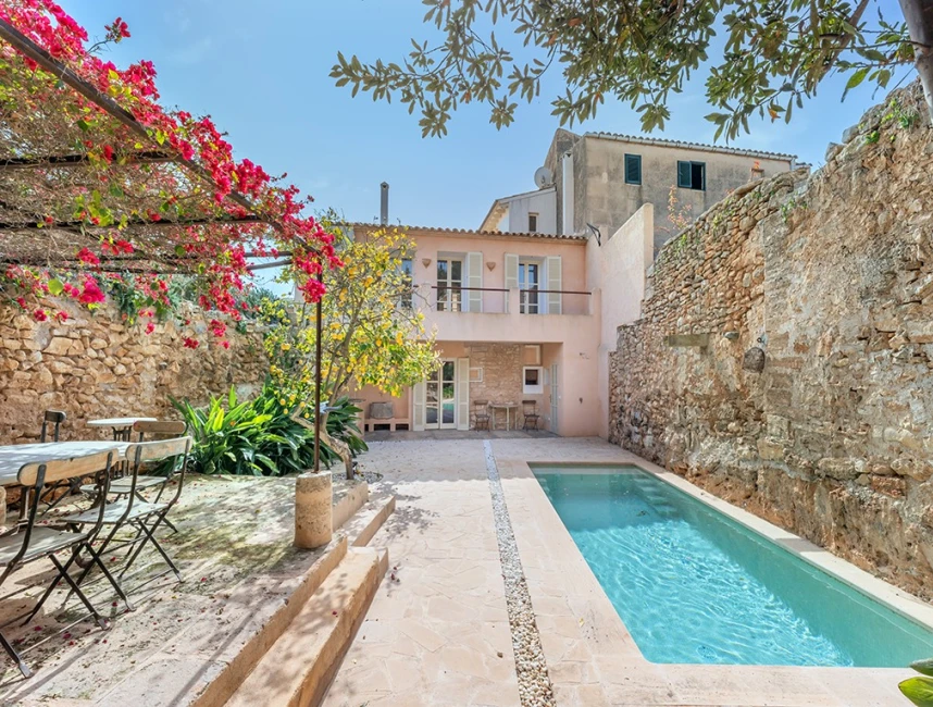 Charming village house in the heart of Ses Salines with an idyllic garden-1