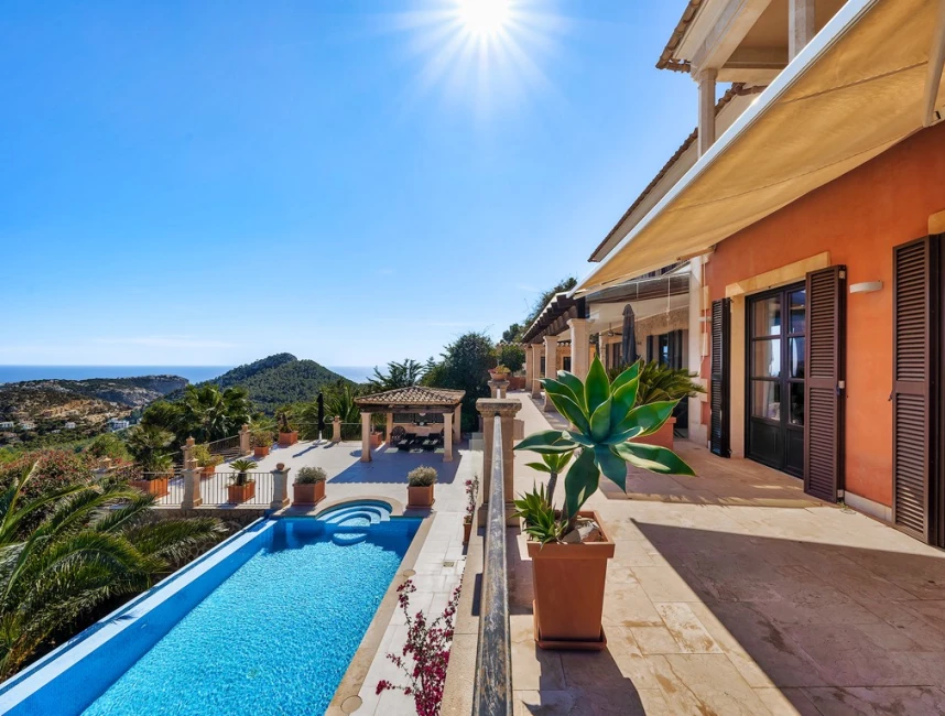 Mediterranean villa with stunning harbour views-9