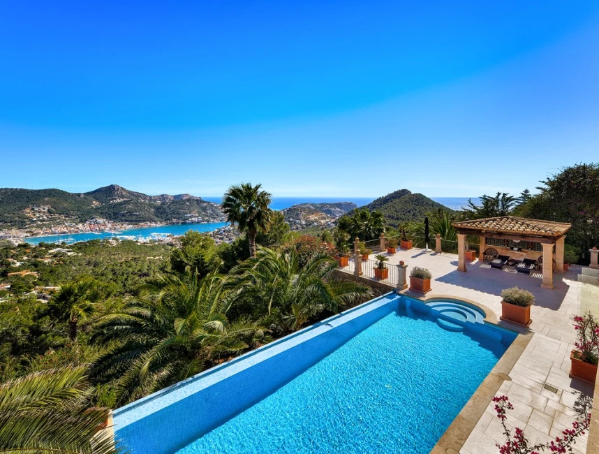 Mediterranean villa with stunning harbour views-1