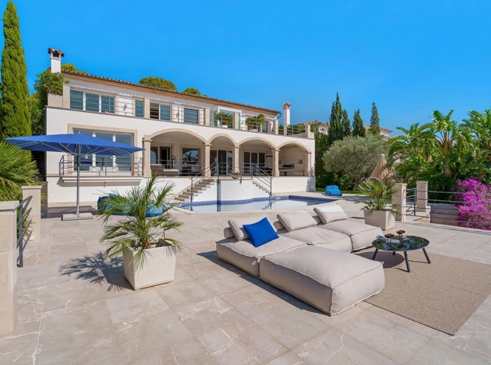 Moderne Villa mit spektakulärem Meer- und Hafenblick-6