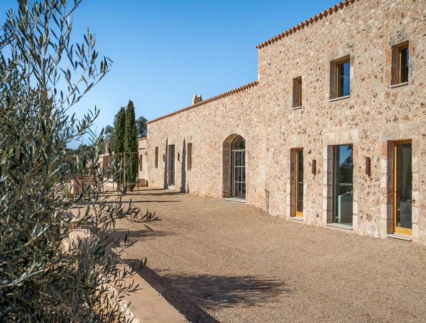 Restored heritage finca with sea views in Cala Varques-15