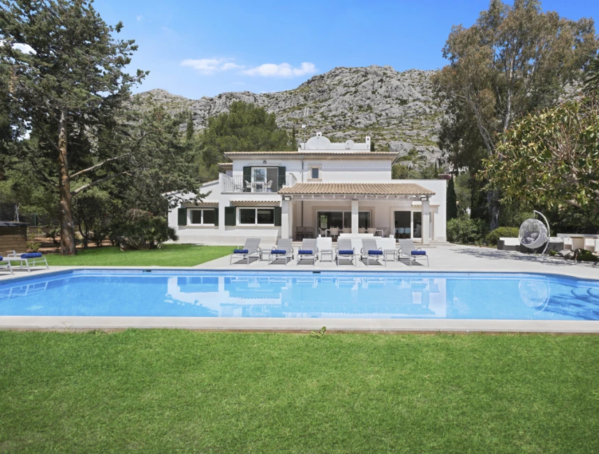Winter offer. Luxurious villa with heated pool near Pollensa-3