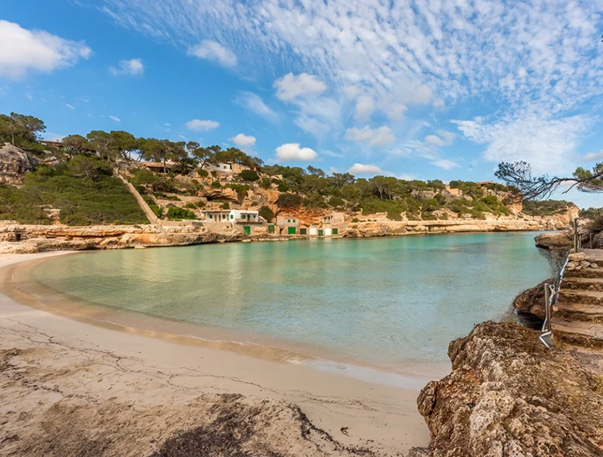 Chalet within walking distance of Cala Llombards-4