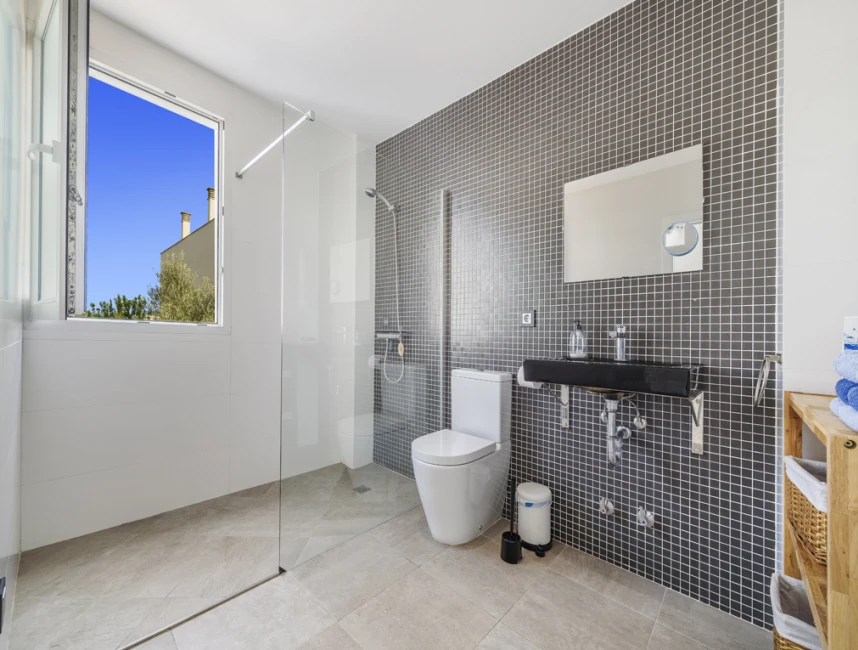 Helt ny villa nära stranden att köpa i Can Picafort, Mallorca-19