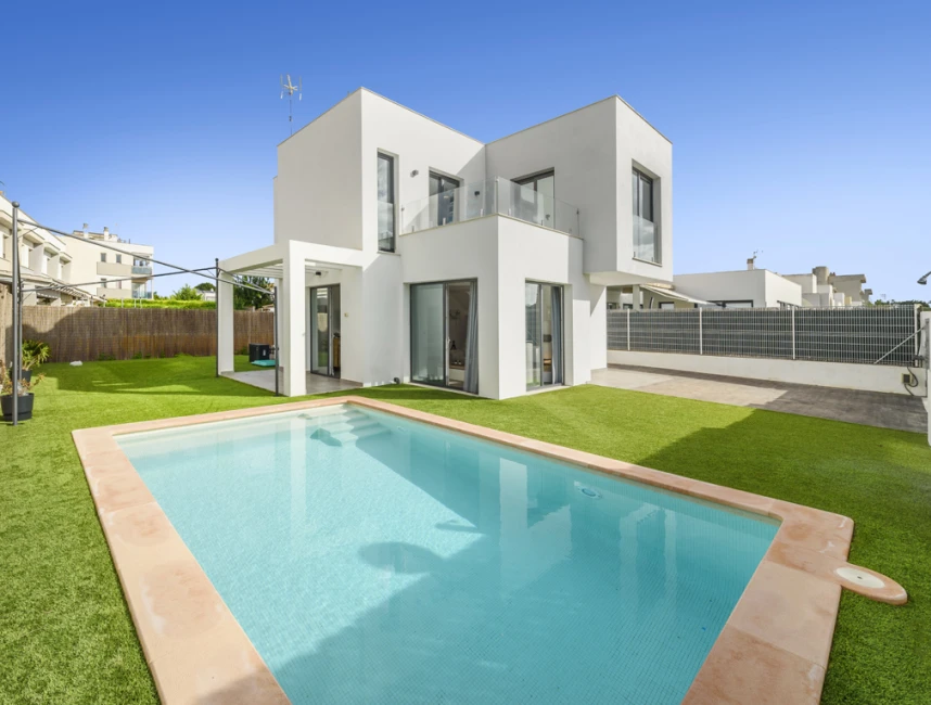 Helt ny villa nära stranden att köpa i Can Picafort, Mallorca-22