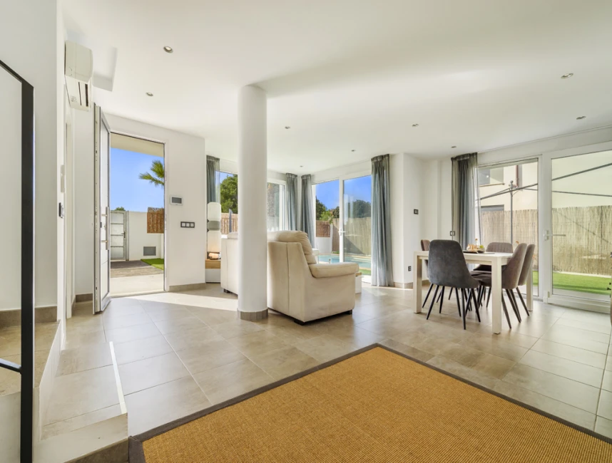 Helt ny villa nära stranden att köpa i Can Picafort, Mallorca-5
