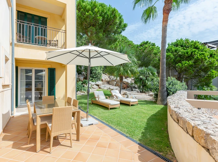 Garden Apartment in luxury resort with sea views-2