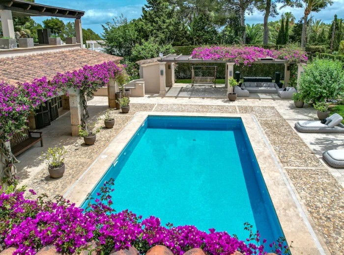 Elegante strandnahe Villa mit schönem Garten in Canyamel-12