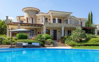 Wunderschöne Villa mit Meerblick