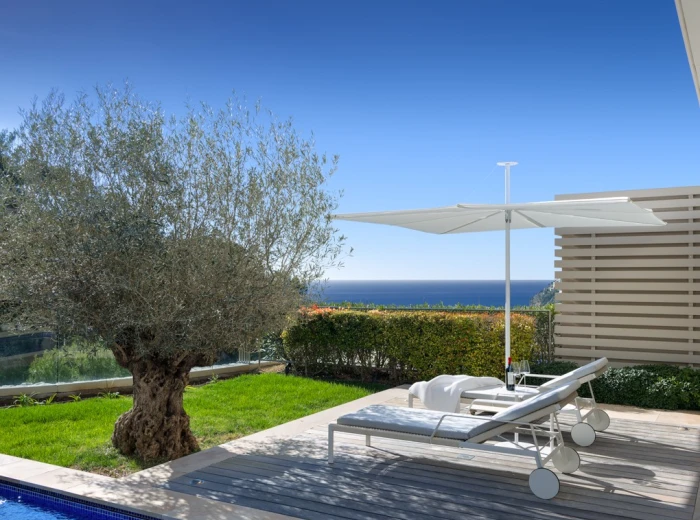 Luxury Villa with sea views-4