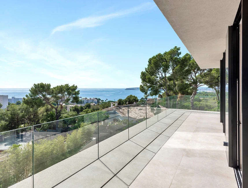 Panoramische nieuwe villa met zeezicht-16