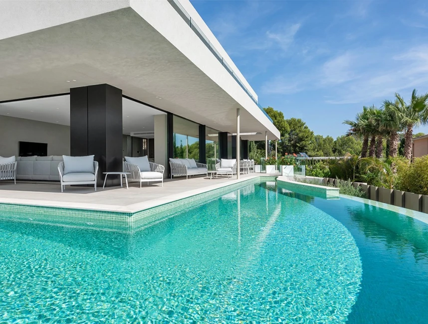 Panoramische nieuwe villa met zeezicht-14
