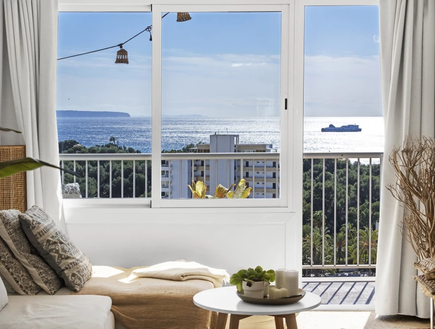 Stedelijk appartement met panoramisch uitzicht op zee-2