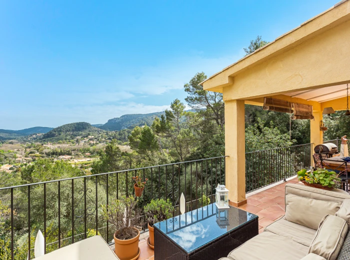 Lanthus med fantastisk utsikt över bergen och semesteruthyrning i Puigpunyent, Mallorca-12