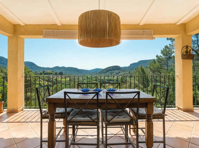 Lanthus med fantastisk utsikt över bergen och semesteruthyrning i Puigpunyent, Mallorca-11