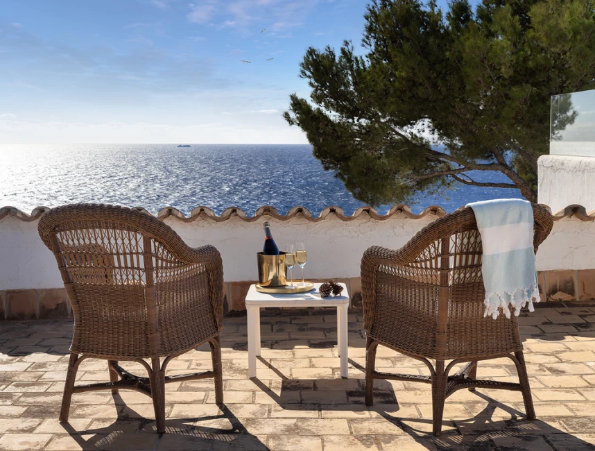 Villa méditerranéenne avec vue sur la mer, très bien située-13