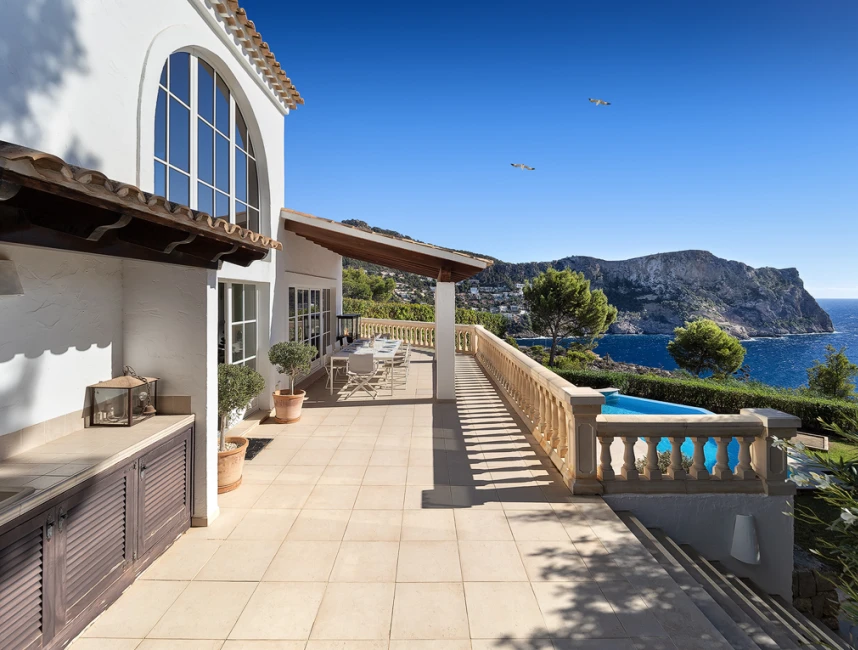 Villa met mediterraan zeezicht op toplocatie-10