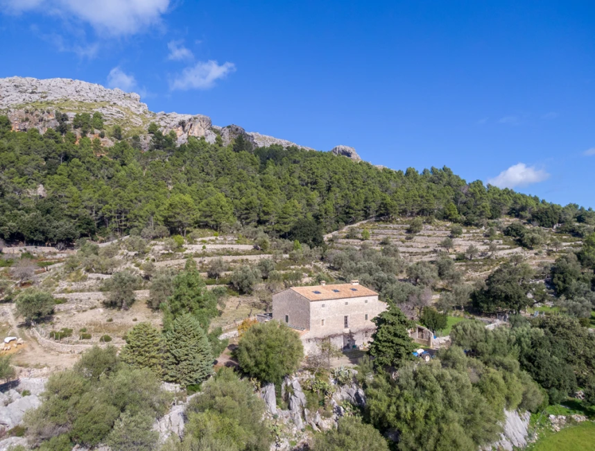 Spectaculair Mallorcaans landhuis met uitzicht op de bergen-3